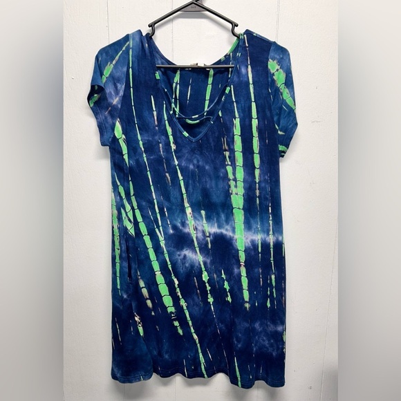 Umgee Dresses & Skirts - Umgee Blue & Green Tye Dye Short Sleeve Dress Size Medium
